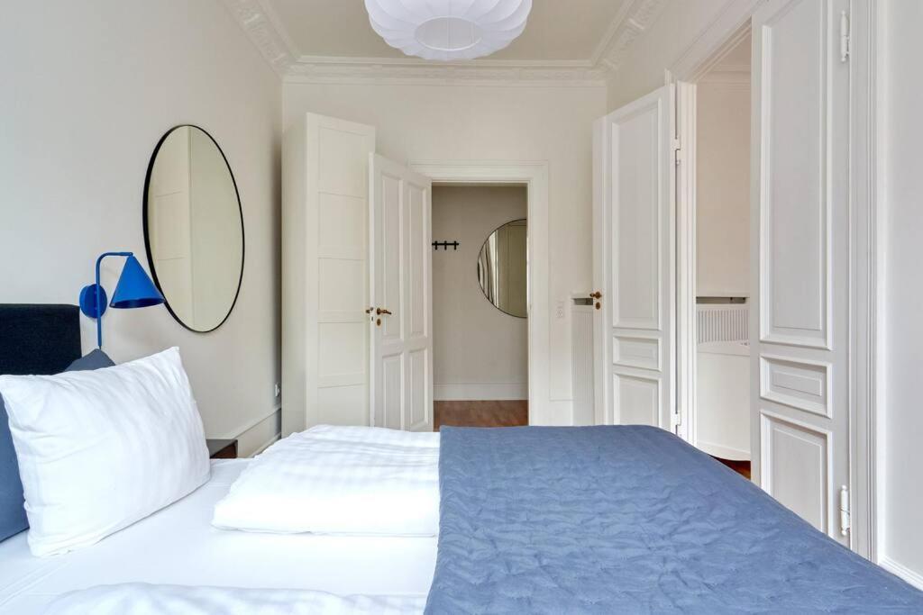 Spacious 3 Bedroom Manor Flat Next To Tivoli Копенхаген Екстериор снимка