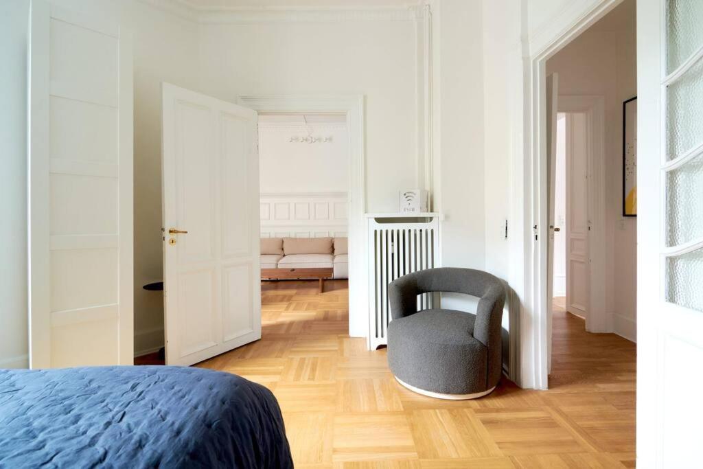 Spacious 3 Bedroom Manor Flat Next To Tivoli Копенхаген Екстериор снимка
