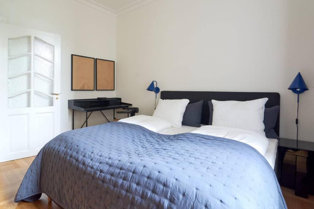 Spacious 3 Bedroom Manor Flat Next To Tivoli Копенхаген Екстериор снимка