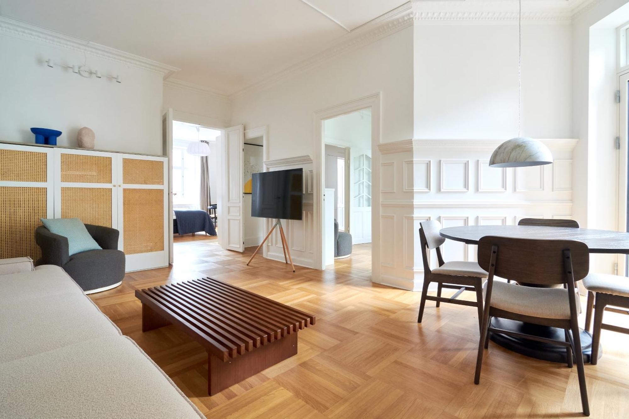 Spacious 3 Bedroom Manor Flat Next To Tivoli Копенхаген Екстериор снимка