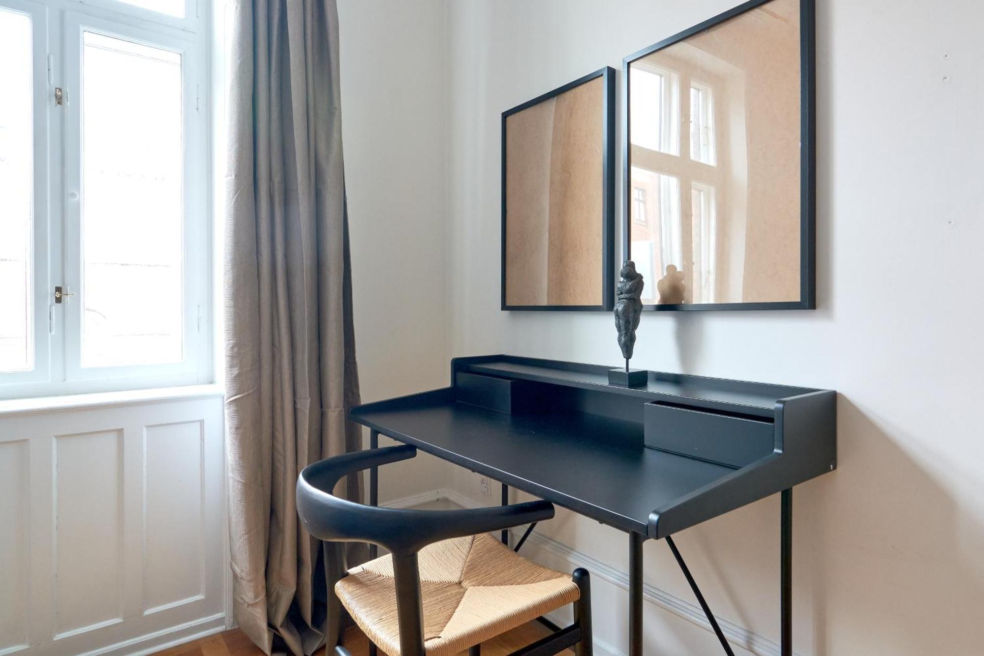 Spacious 3 Bedroom Manor Flat Next To Tivoli Копенхаген Екстериор снимка