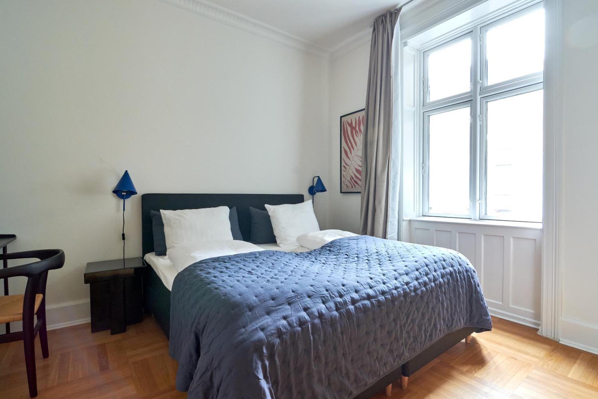 Spacious 3 Bedroom Manor Flat Next To Tivoli Копенхаген Екстериор снимка
